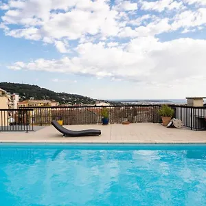 Adonis Hotel